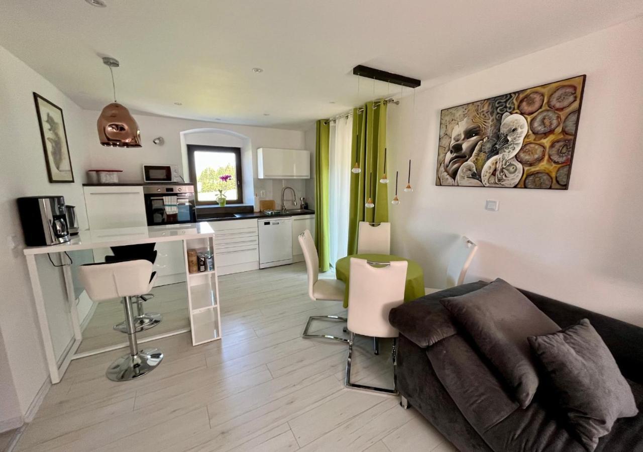 Ferien- Und Businesswohnung Relax Im Ersten Stock 소넨 외부 사진